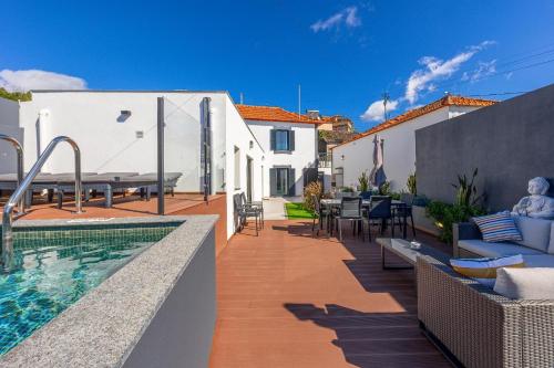 Vila Sun House B — 4-Star Luxury Hotel in Calheta, Portugal