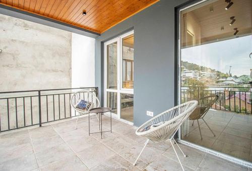 2BR Colorful Apt on Vera Near Stamba By Wehost