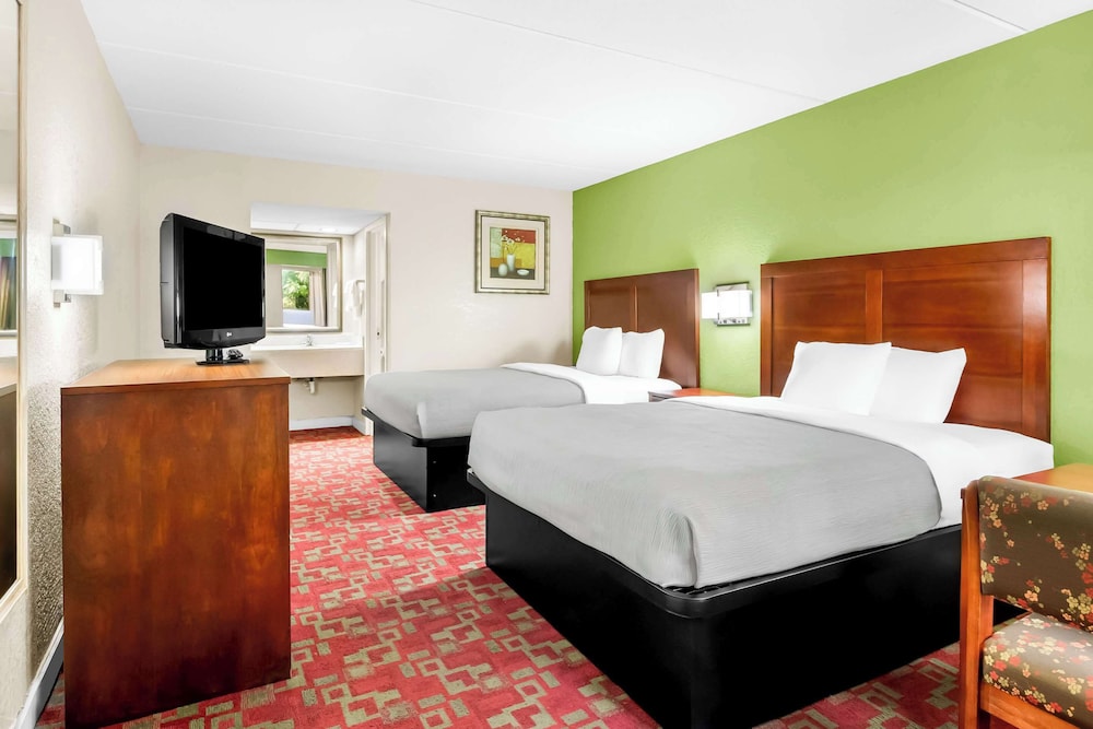 Quality Inn Selma Smithfield - photo 18