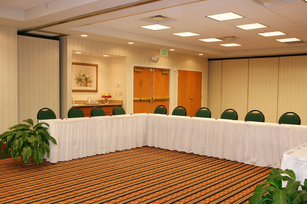 Hampton Inn Guntersville - photo 23