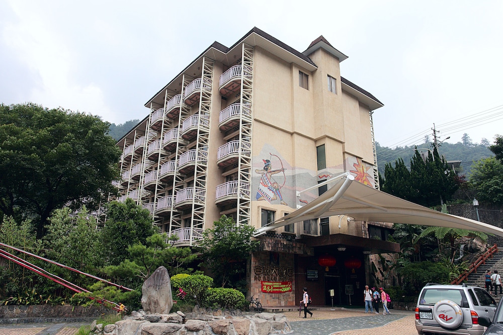 Ku Kuan Hotspring Hotel — hotel in Taichung