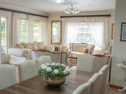 Rose & Ivy Guesthouse — 4-Star Luxury Hotel in Louis Trichardt, South Africa