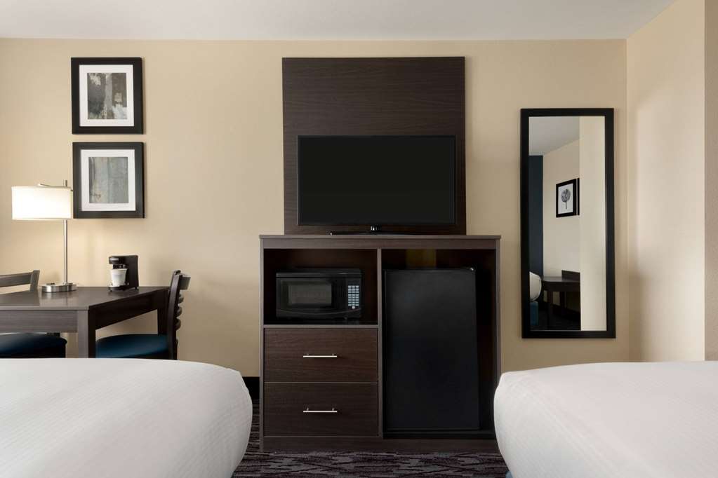 AmericInn by Wyndham Dodgeville - photo 16