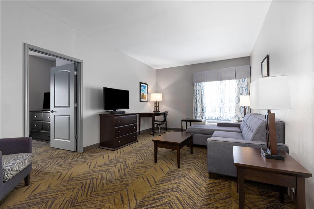 La Quinta Inn & Suites by Wyndham Brookshire West Katy - photo 26
