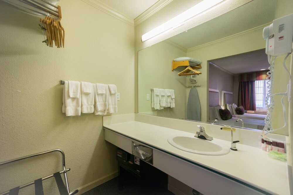Inn at Golden Gate - photo 32