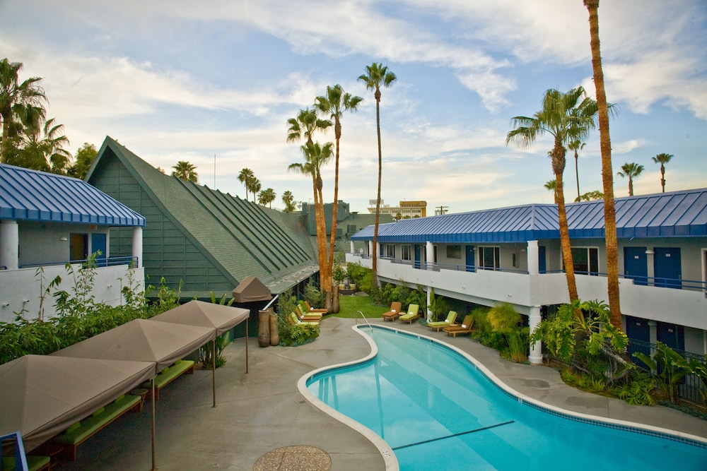 Hotel Current - photo 35