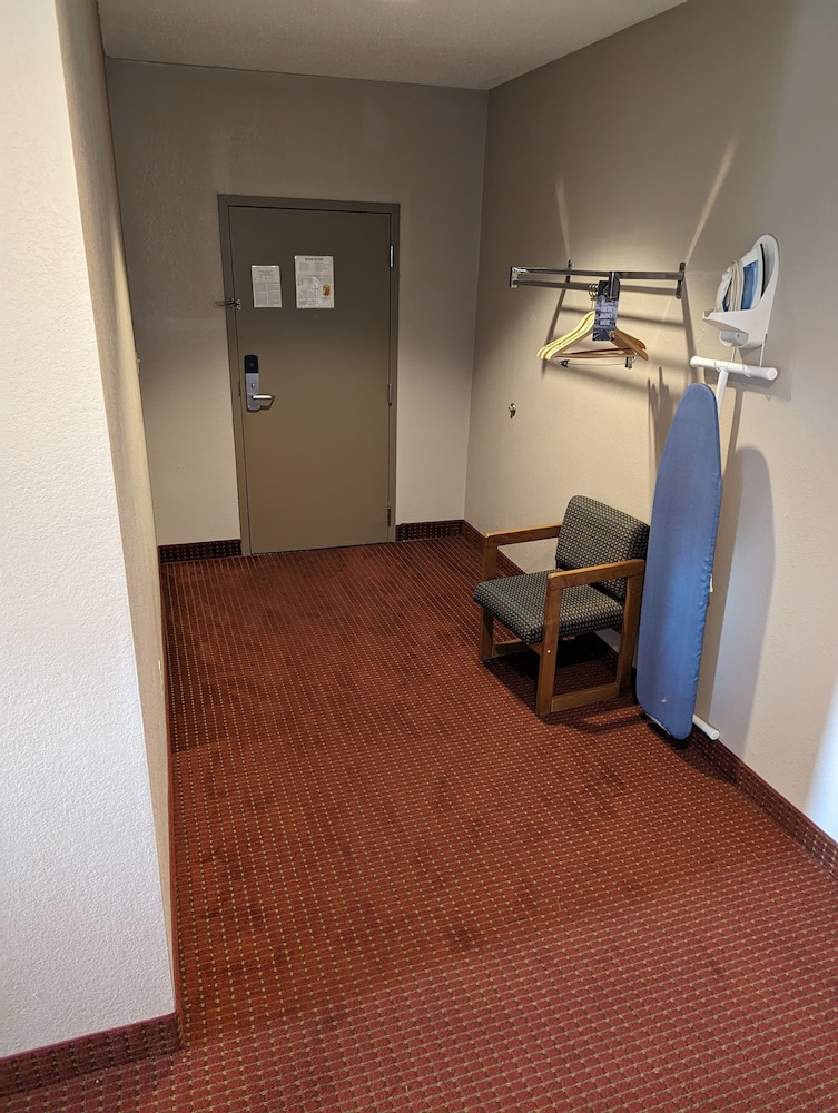 Super 8 by Wyndham Niagara Falls NY - photo 34
