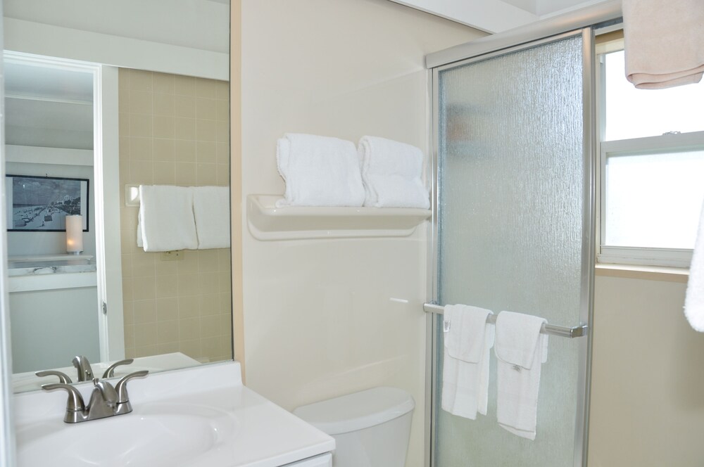 Coral Tides Resort - photo 99