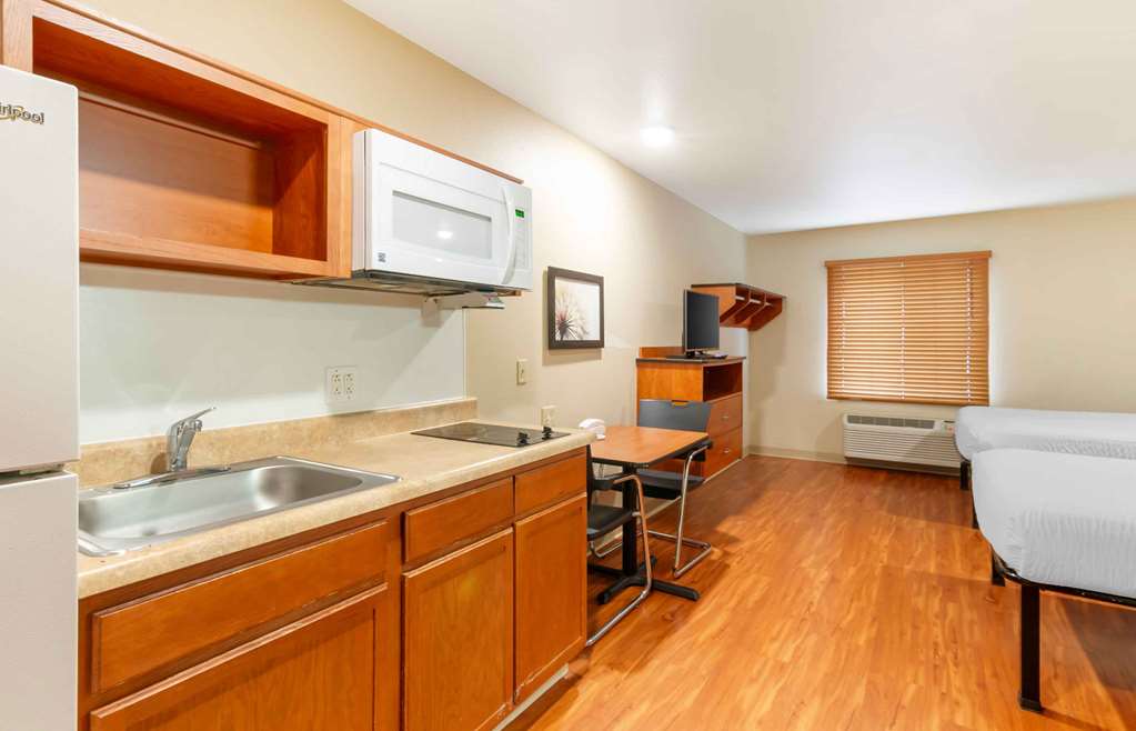 Extended Stay America Select Suites Kansas City Stadium - photo 8