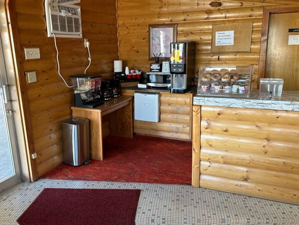 Love Hotels Western Holiday by OYO at Harlan Lake NE - photo 28