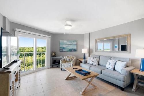 Tropical Getaway w Private Beach 1 BD Condo — 4-Star Luxury Hotel in Tavernier, United States