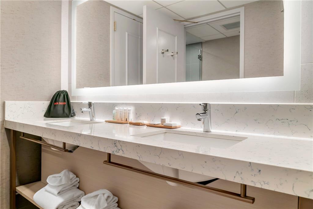 Radisson Plaza Hotel at Kalamazoo Center - photo 21