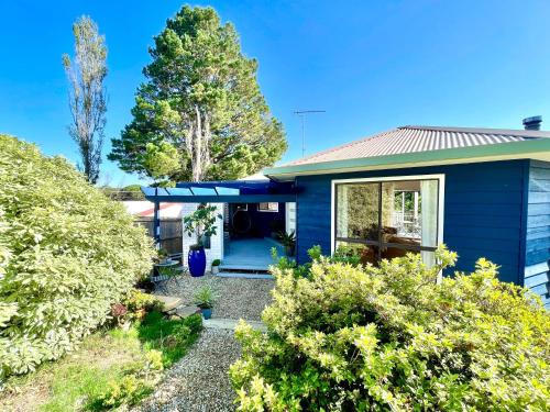 Blue Lily Bungalow — 4-Star Luxury Hotel in Katoomba, Australia