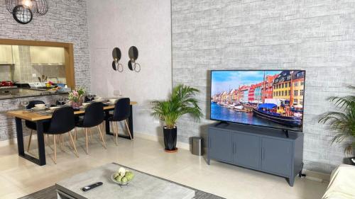 Elegant 1BR Escape Yas Island Amazon Living — 4-Star Luxury Hotel in Abu Dhabi, United Arab Emirates