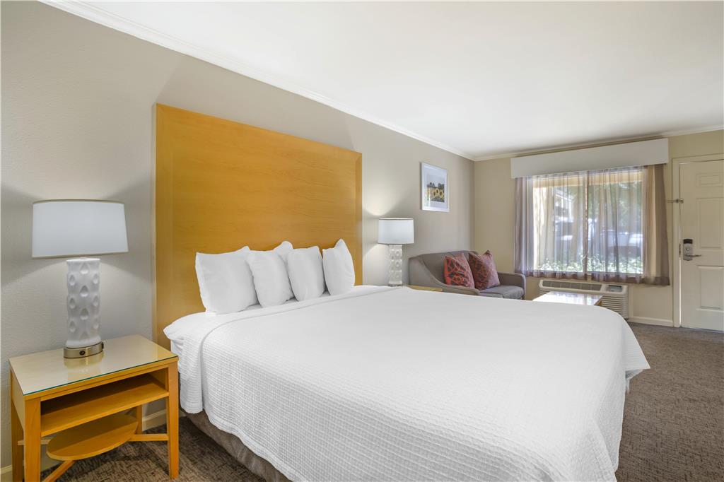 Best Western Plus Dixon Davis - photo 38