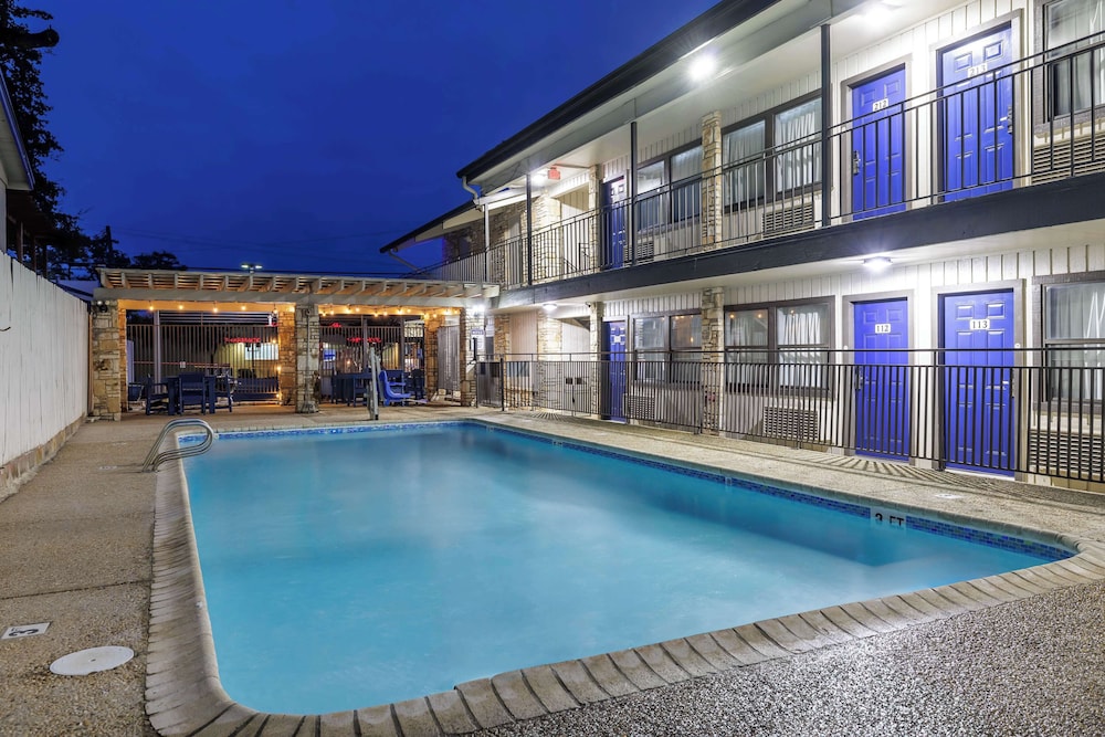 Motel 6 Boerne TX - photo 27