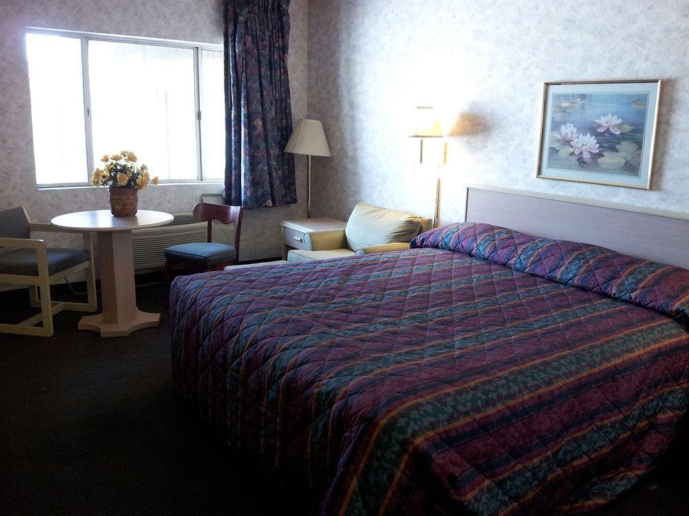 Sun Valley Inn Suites — El Centro