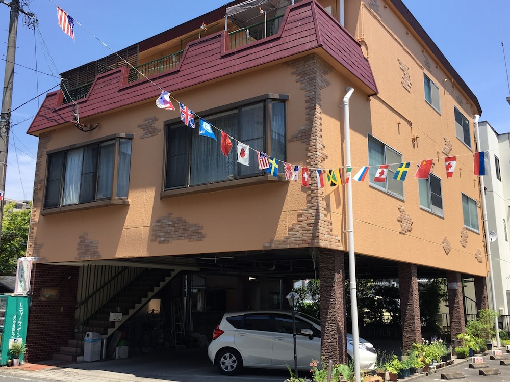 Ladies Inn moTomachi Caters to Women — hotel in Hita