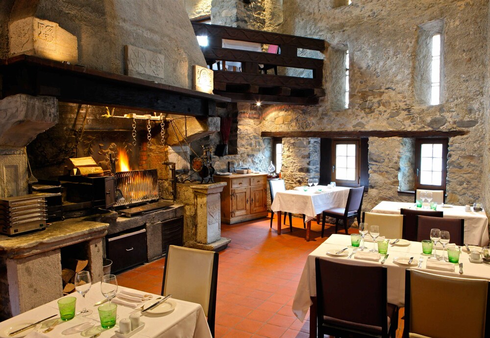 Hôtel Restaurant Le Saint Christophe — hotel in Bex