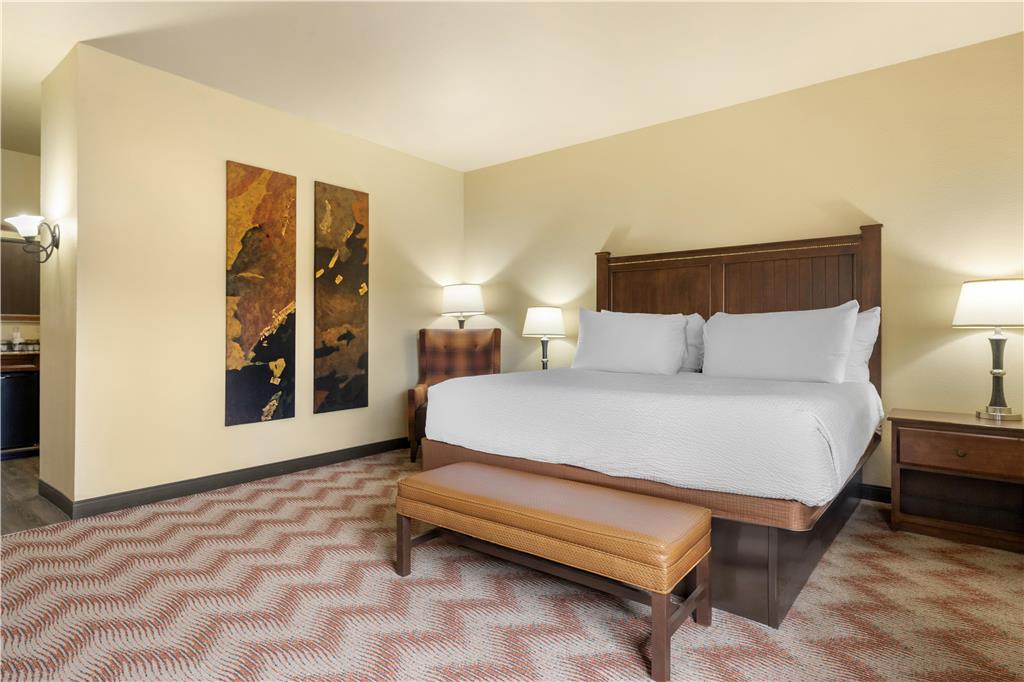 Best Western Plus Cimarron Hotel & Suites - photo 39
