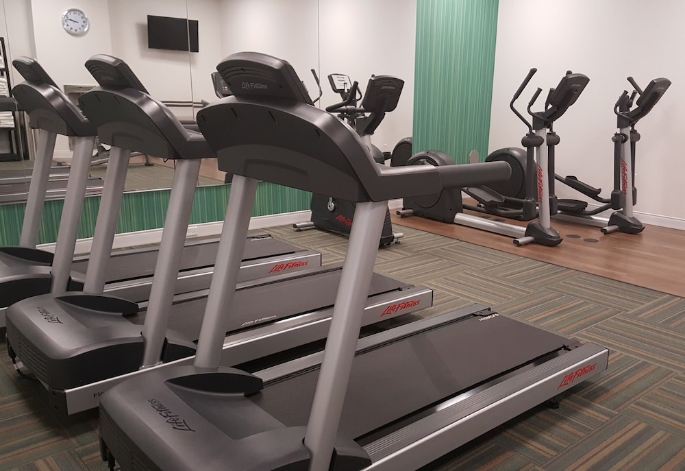 Holiday Inn Express & Suites Toledo West by IHG - photo 23