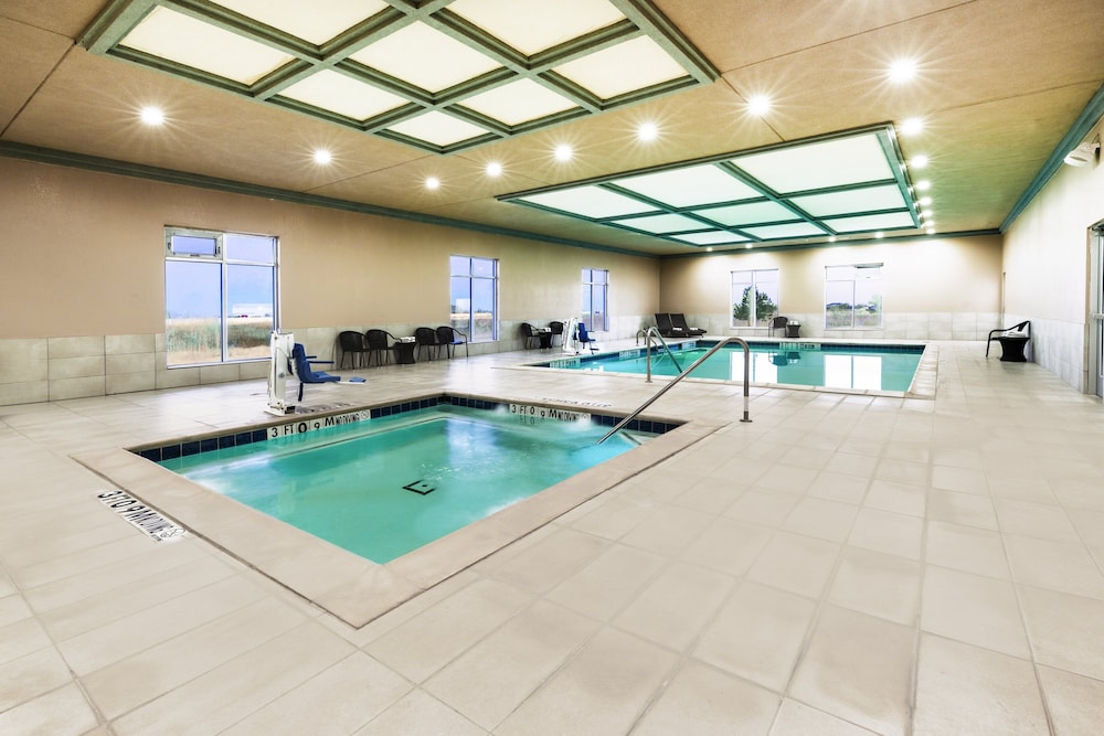 Holiday Inn Express And Suites Dalhart - photo 7