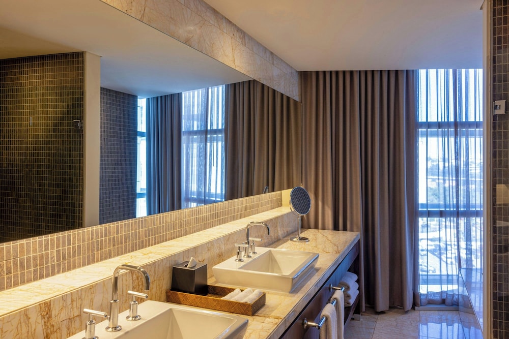 The Westin Santa Fe Mexico City