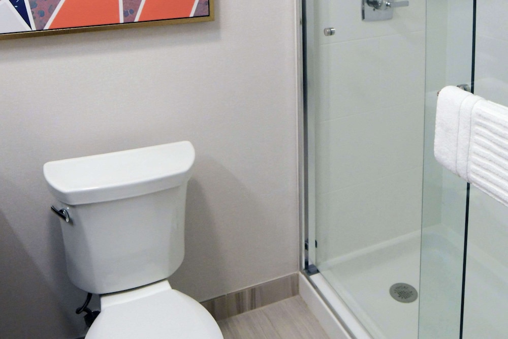 Comfort Inn & Suites NW Milwaukee - photo 37