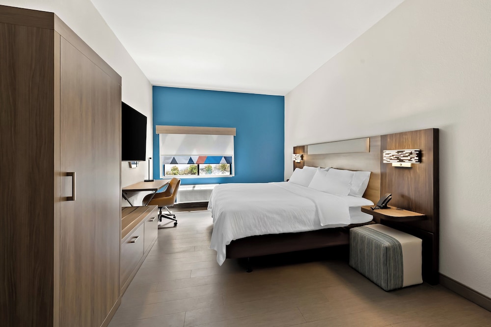 Holiday Inn Express & Suites Raleigh NE Medical Ctr Area by IHG - photo 10