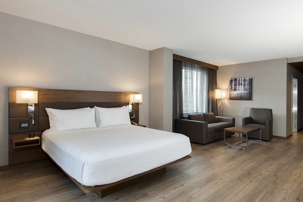 AC Hotels by Marriott Chicago Downtown - photo 7