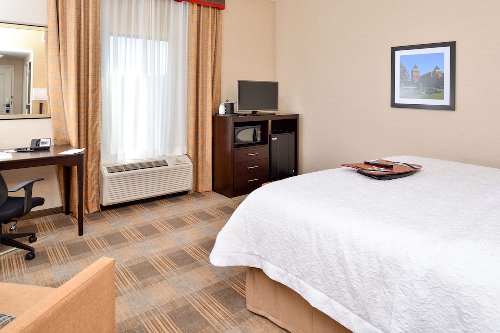 Hampton Inn & Suites California University Pittsburgh - photo 16