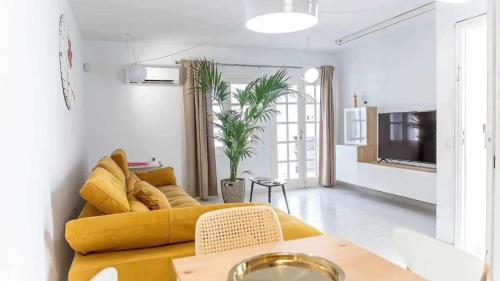 Le Family Palms Apartament in San Bartolome, Spain