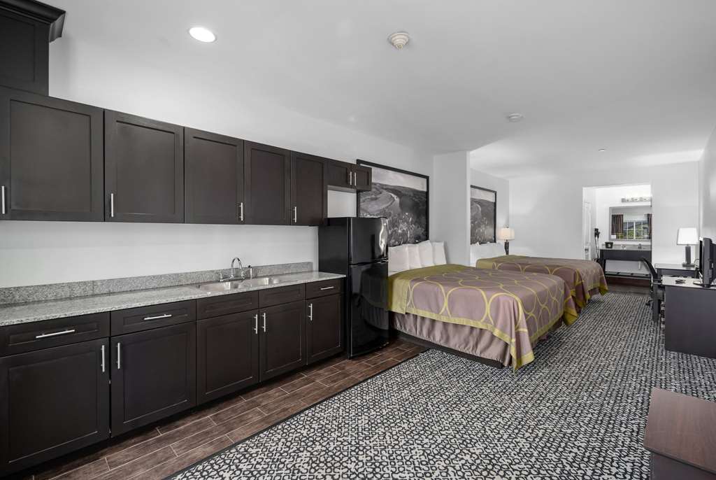 Super 8 by Wyndham Carthage TX - photo 15