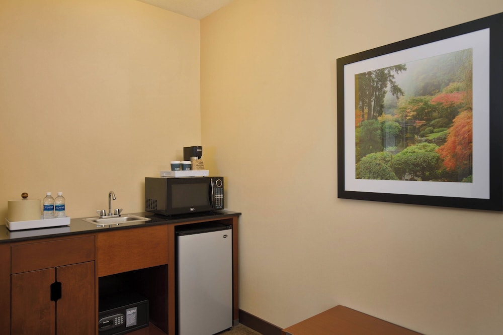 Four Points By Sheraton Portland East - photo 7