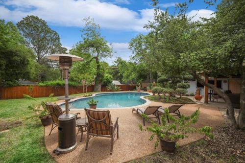 Highland Village 4BR w Backyard Pool Oasis — 4-Star Luxury Hotel in Highland Village, United States
