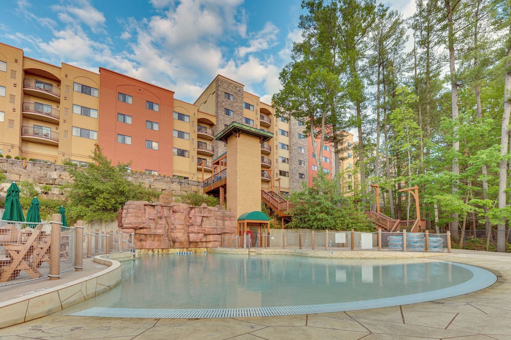 Wisconsin Dells Resort Condo w 2 Fireplaces in Wisconsin Dells, United States