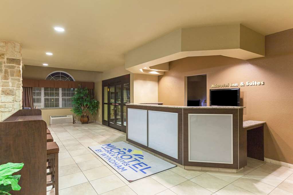 Microtel Inn & Suites by Wyndham Searcy - photo 3