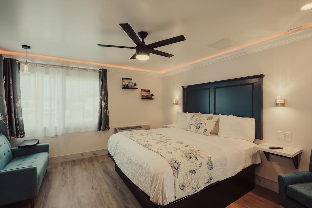 Blufftop Inn & Suites - photo 49