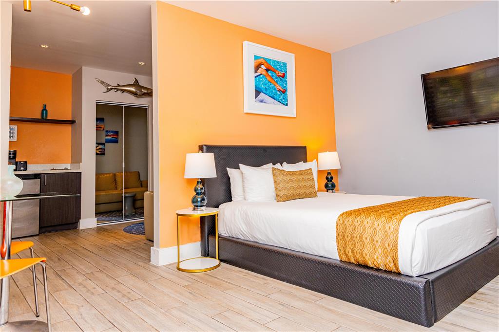Oceanside Hotel and Suites - photo 7