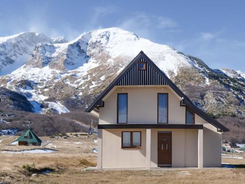 Cozy House with Sauna near Durmitor National Park — 4-Star Luxury Hotel in Zabljak, Montenegro