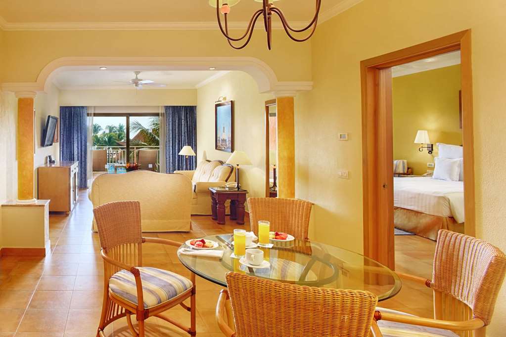 BMAYACO ROOM
