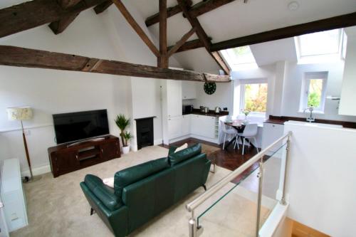 Pheasants Crossing luxurious and cozy cottage in peaceful rural location — 4-Star Luxury Hotel in Huddersfield, United Kingdom