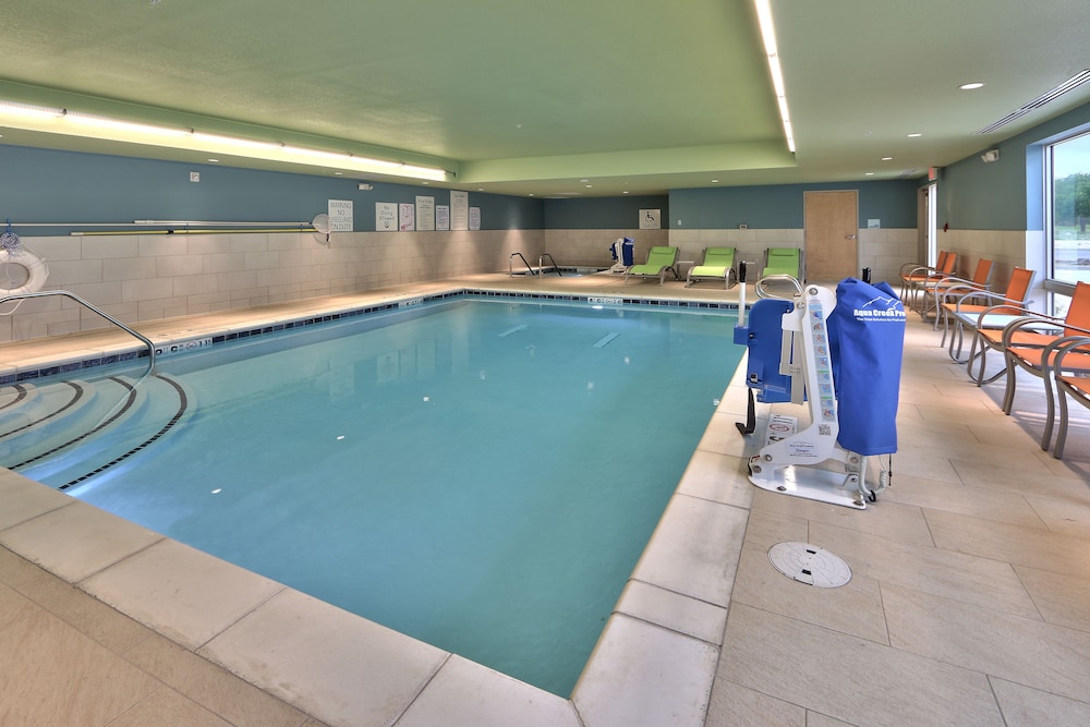Holiday Inn Express & Suites Roswell by IHG - photo 22