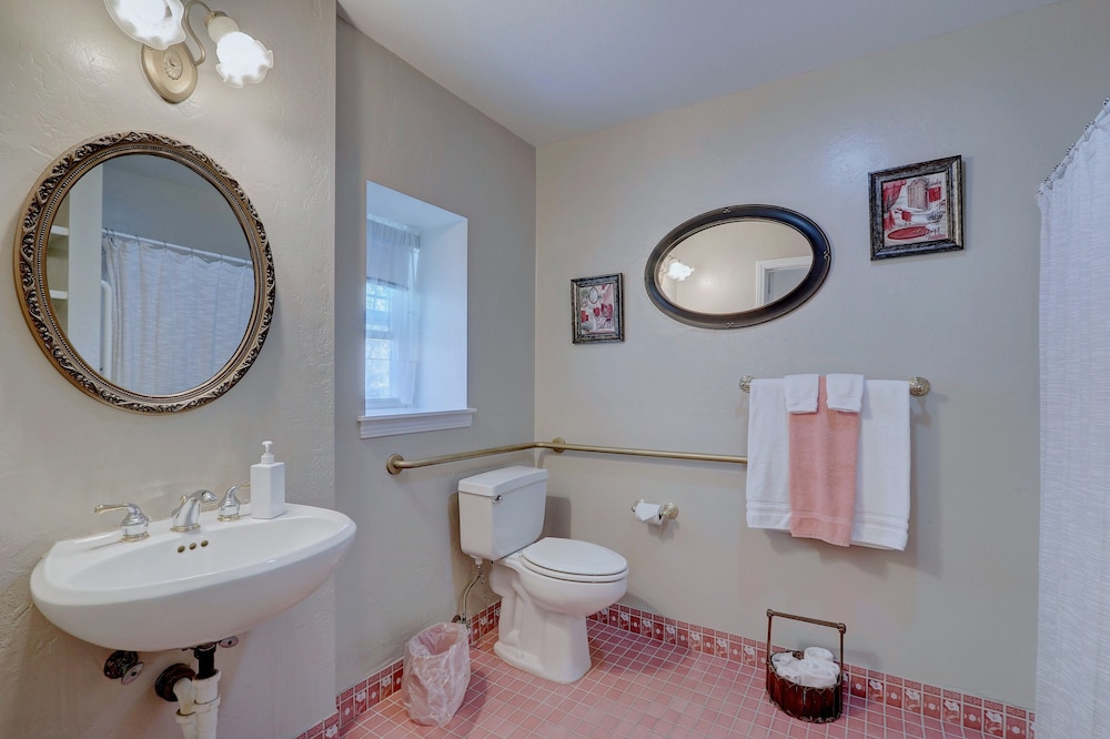 Pelican Cove Inn - photo 25