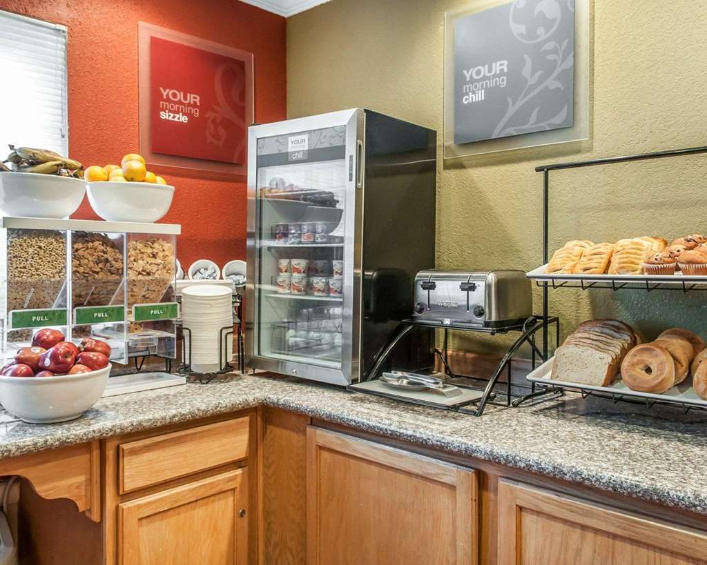 Quality Inn & Suites Farmington - photo 42