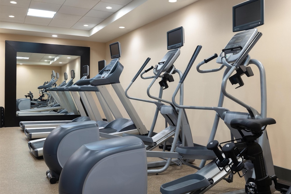 Homewood Suites by Hilton Wauwatosa Milwaukee - photo 32