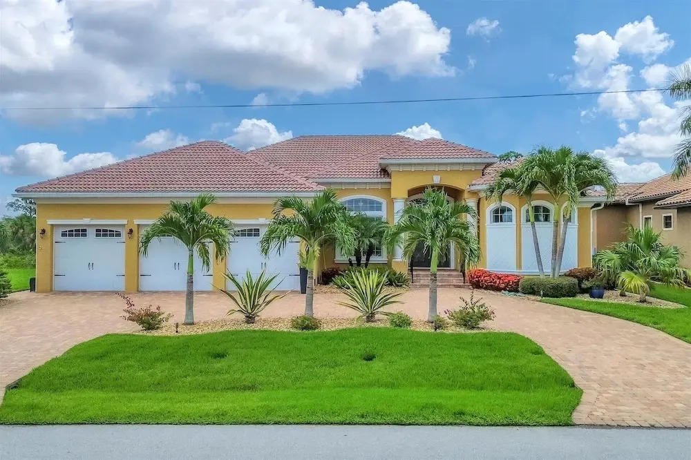 333 Trieste — 4-Star Luxury Hotel in Punta Gorda, United States