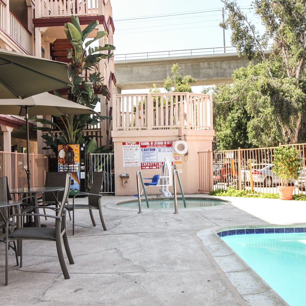 Heritage Inn La Mesa - photo 24
