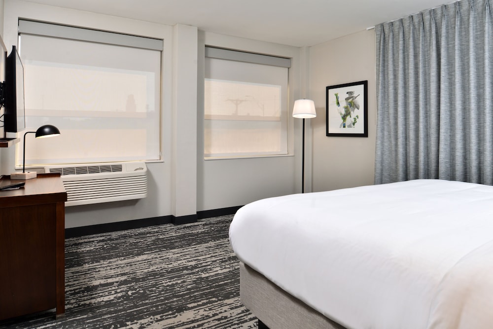 Four Points by Sheraton Omaha Midtown - photo 5