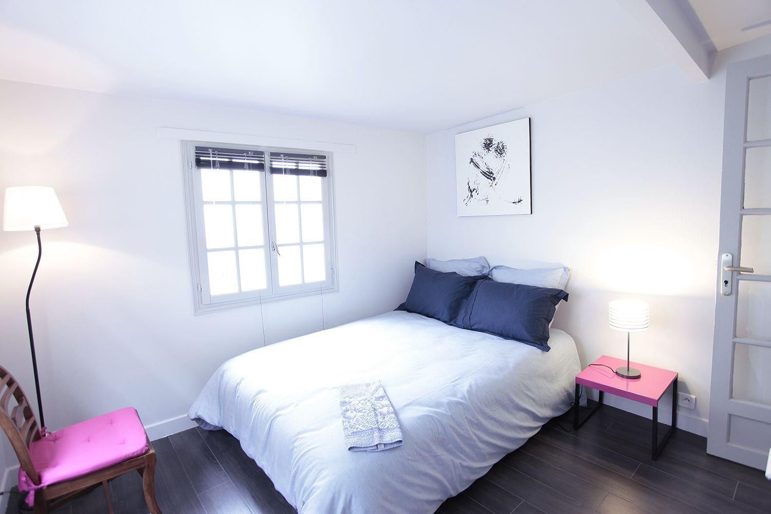 Maison In Montmartre Rnu 68346 — 4-Star Luxury Hotel in Paris, France